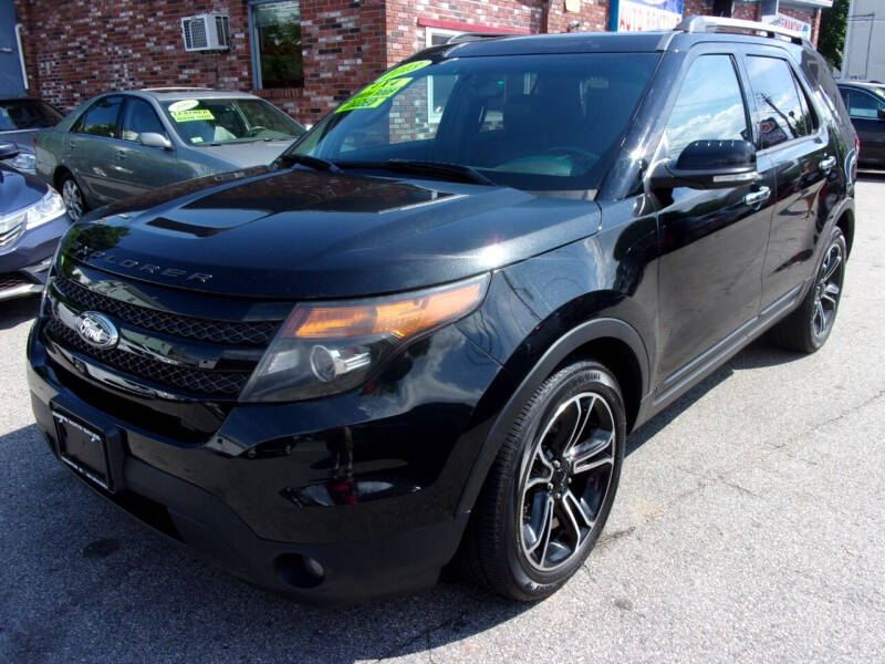Ford Explorer Sport.